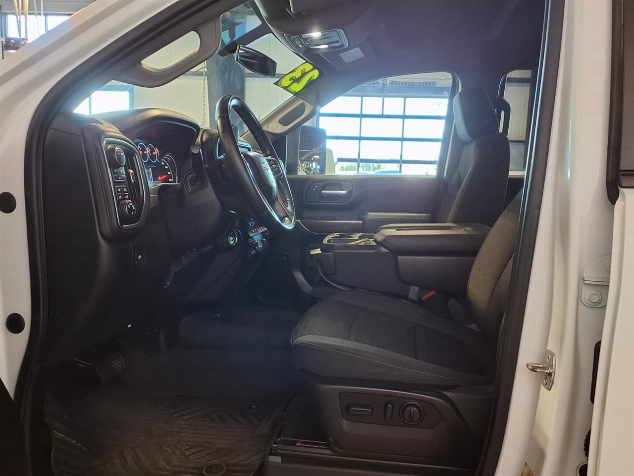 Chevrolet Silverado 2500HD 4WD Crew Cab 159" LT 2023