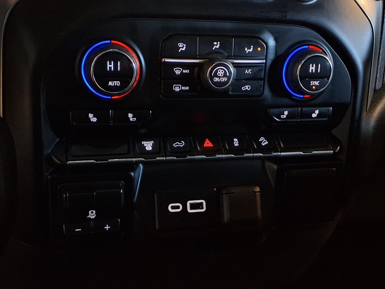 Chevrolet Silverado 2500HD 4WD Crew Cab 159" LT 2023