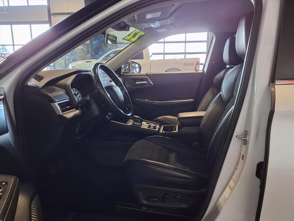 Mitsubishi Outlander SE Launch Edition S-AWC 2022