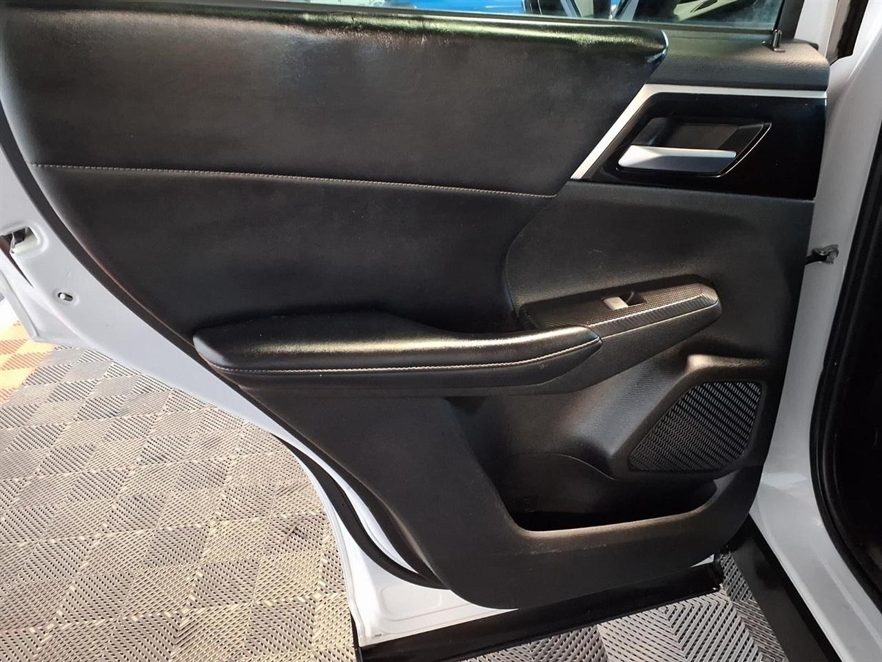 Mitsubishi Outlander SE Launch Edition S-AWC 2022