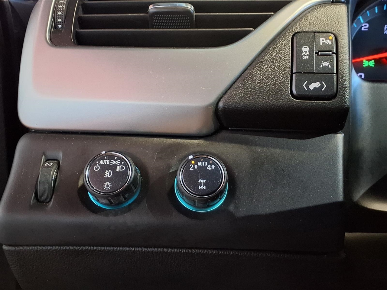 Chevrolet Tahoe 4WD 4dr LT 2020