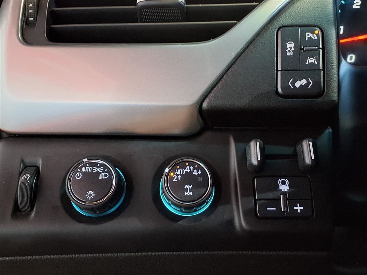 Chevrolet Tahoe 4WD 4dr LT 2017