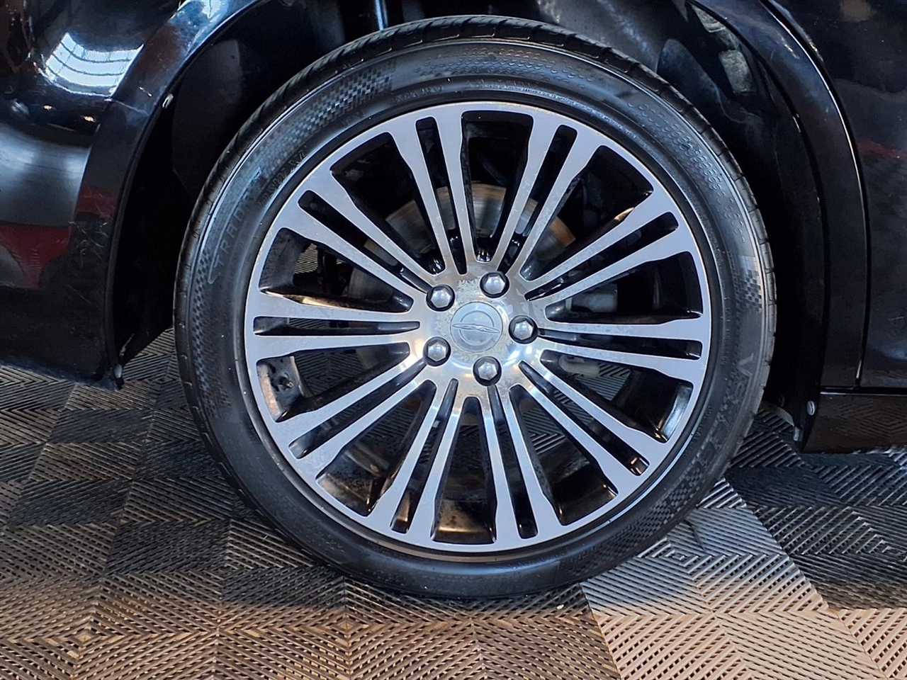 Chrysler 300 4dr Sdn 300S RWD 2013