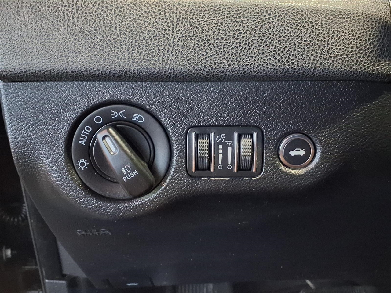 Chrysler 300 4dr Sdn 300S RWD 2013