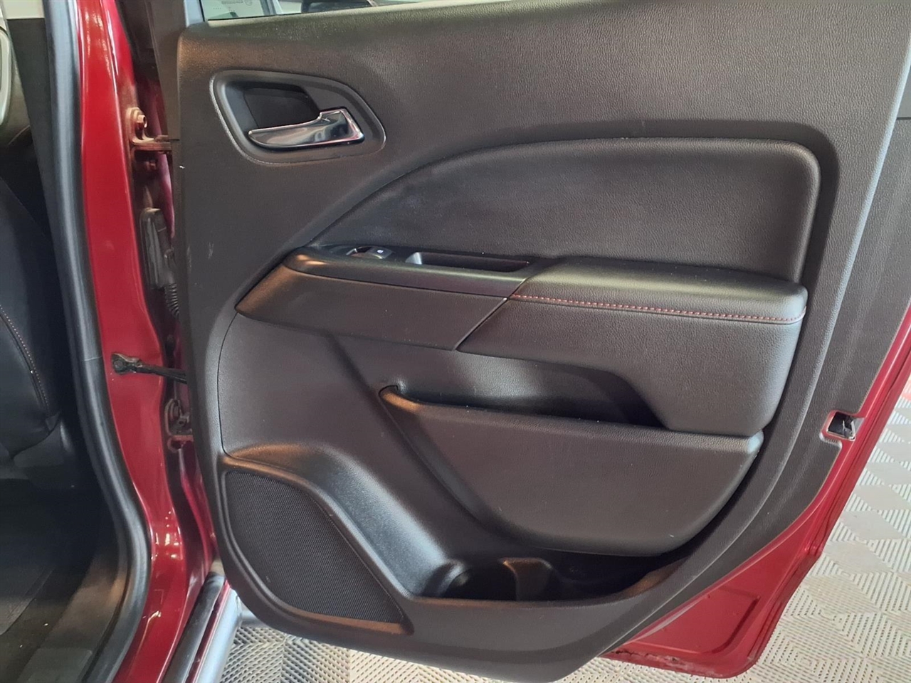 GMC Canyon 4WD Crew Cab 140.5" All Terrain w/Cloth 2018