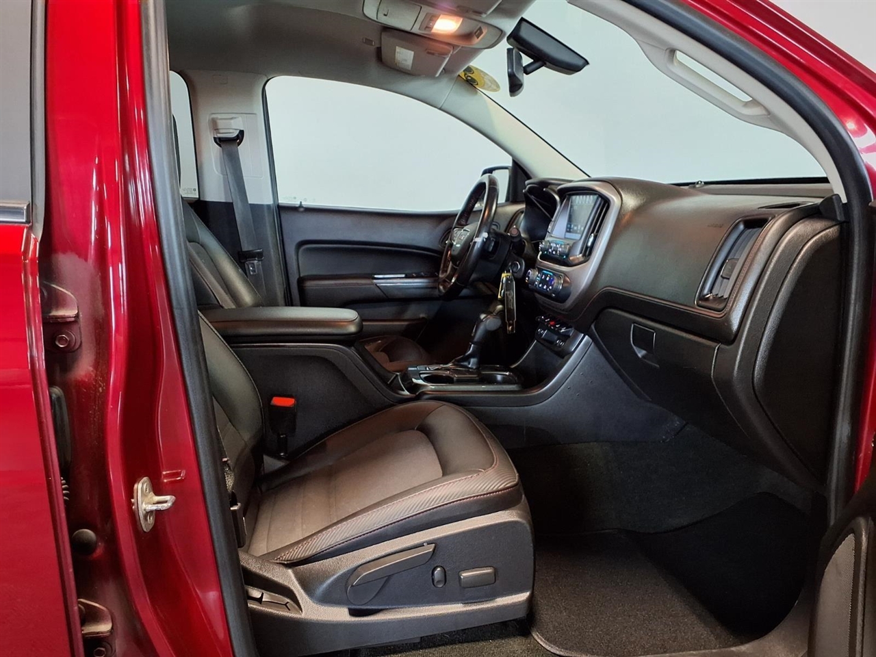 GMC Canyon 4WD Crew Cab 140.5" All Terrain w/Cloth 2018