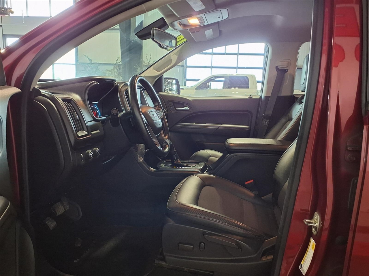 GMC Canyon 4WD Crew Cab 140.5" All Terrain w/Cloth 2018