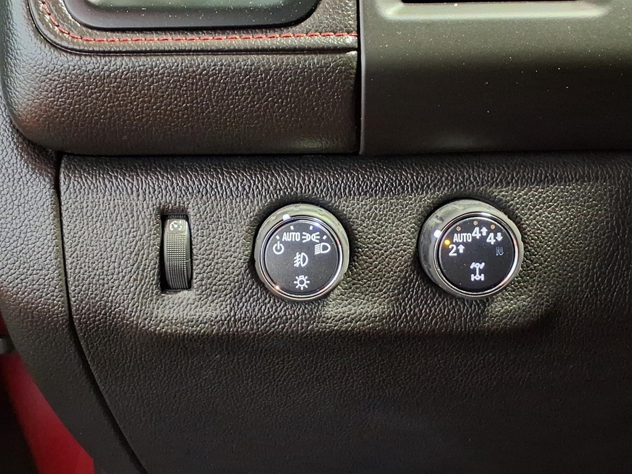 GMC Canyon 4WD Crew Cab 140.5" All Terrain w/Cloth 2018