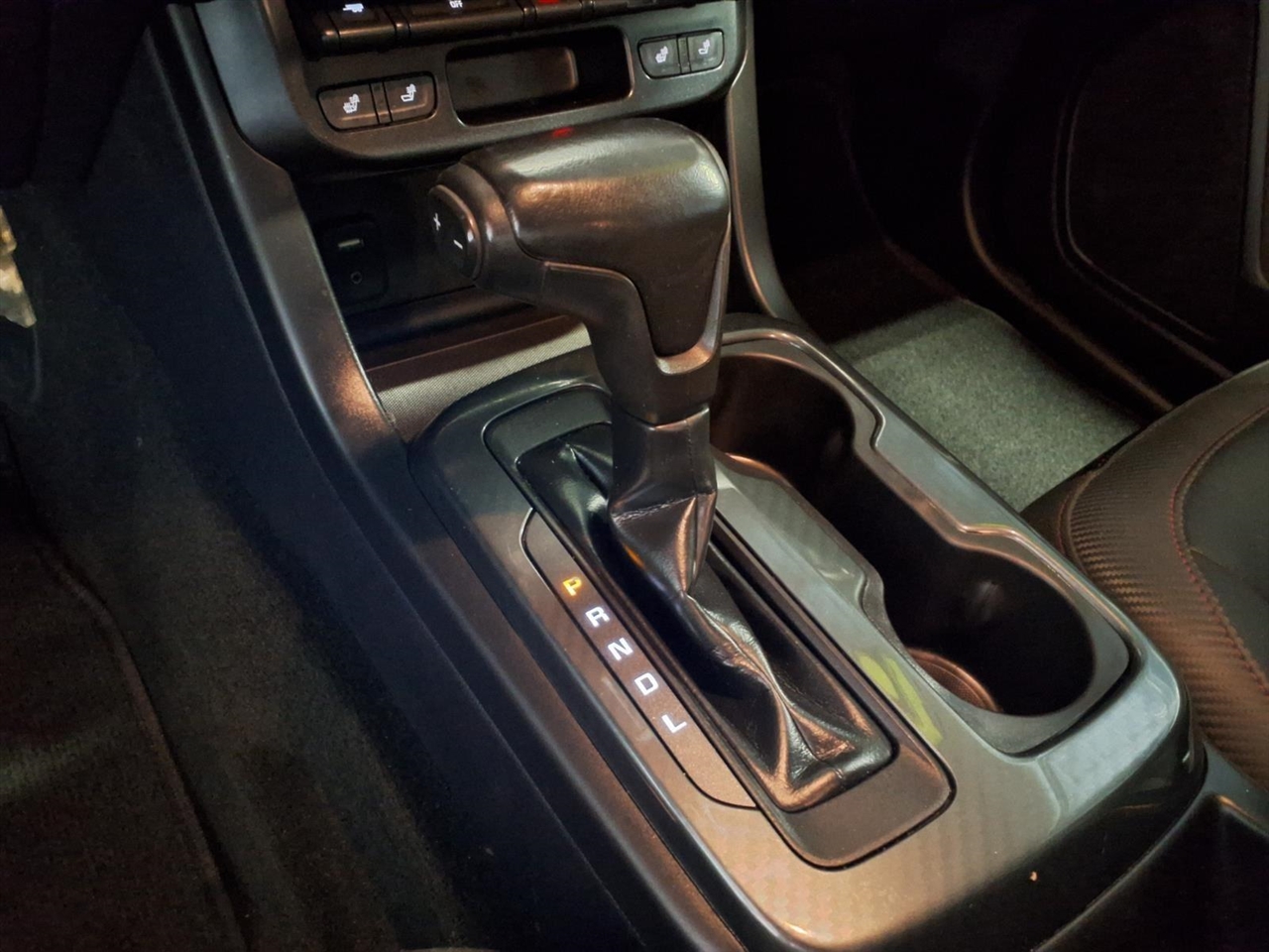 GMC Canyon 4WD Crew Cab 140.5" All Terrain w/Cloth 2018