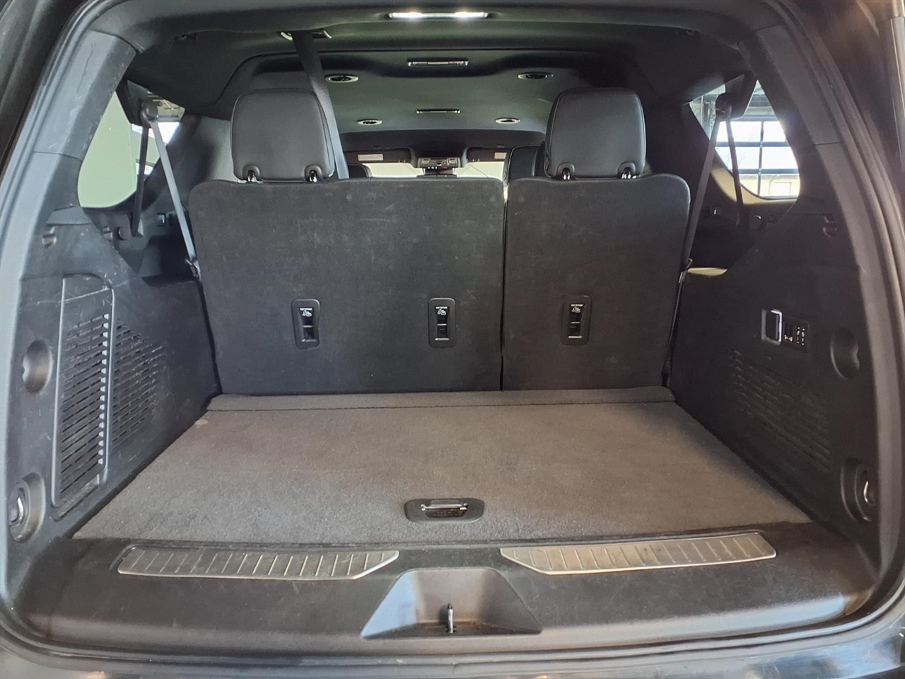 Chevrolet Suburban 4WD 4dr Premier 2023