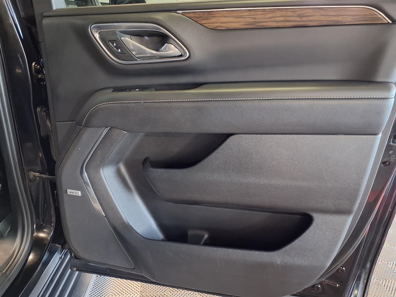 Chevrolet Suburban 4WD 4dr Premier 2023