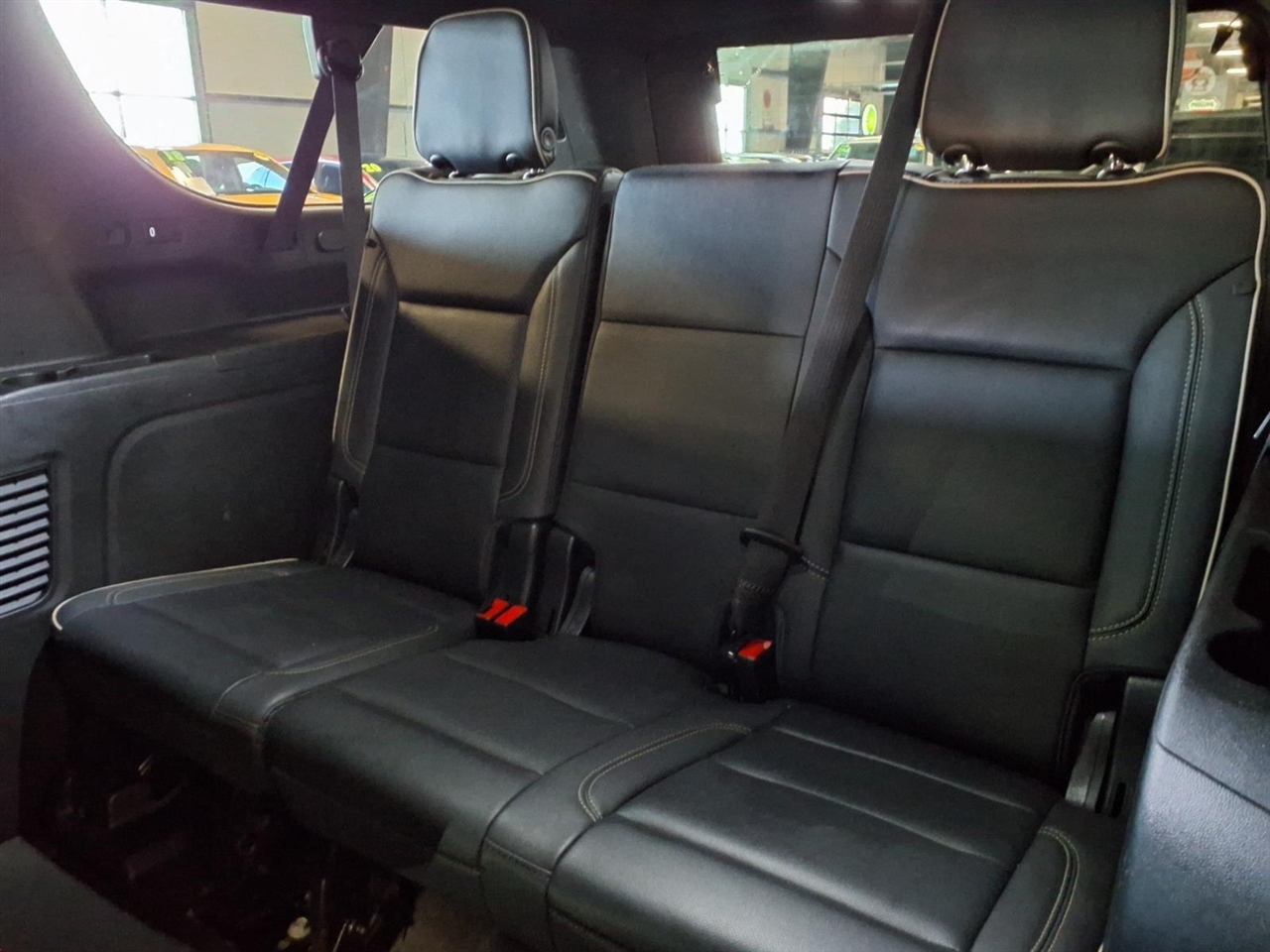 Chevrolet Suburban 4WD 4dr Premier 2023