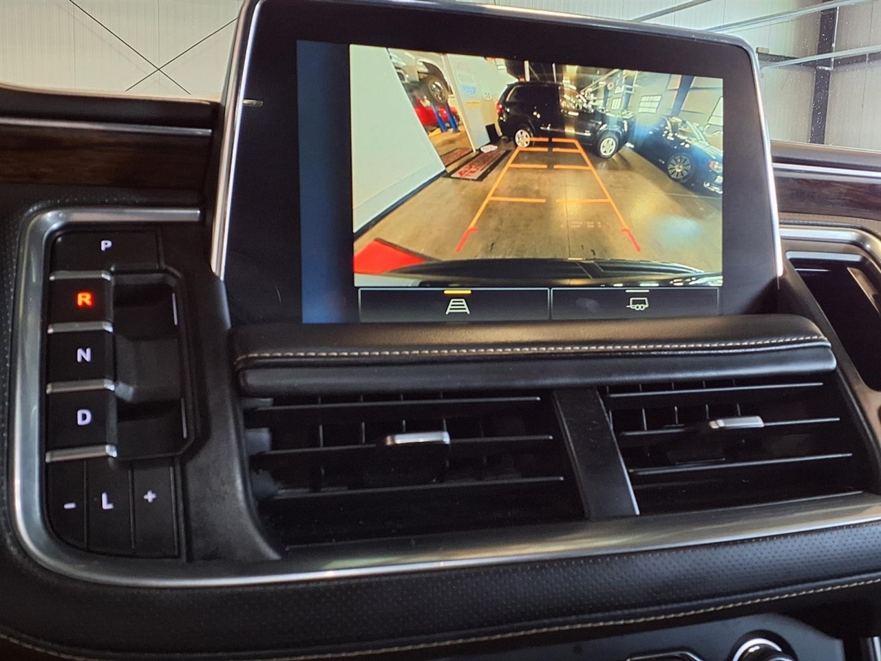 Chevrolet Suburban 4WD 4dr Premier 2023