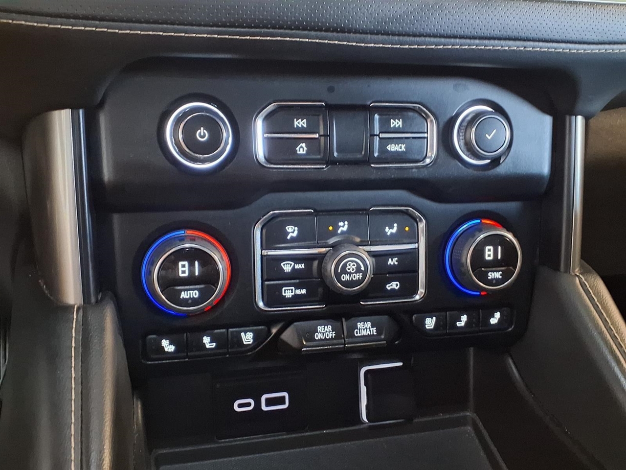 Chevrolet Suburban 4WD 4dr Premier 2023