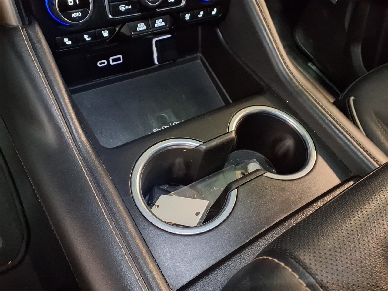 Chevrolet Suburban 4WD 4dr Premier 2023