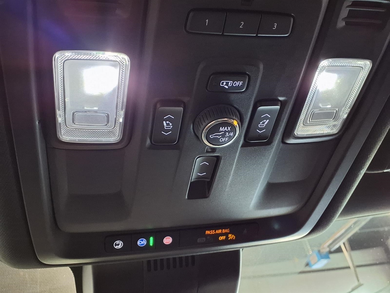 Chevrolet Suburban 4WD 4dr Premier 2023