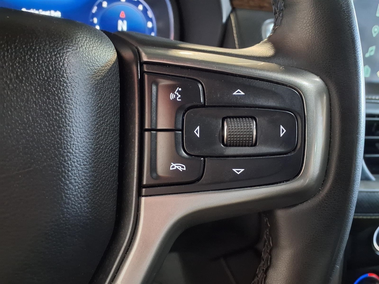 Chevrolet Suburban 4WD 4dr Premier 2023