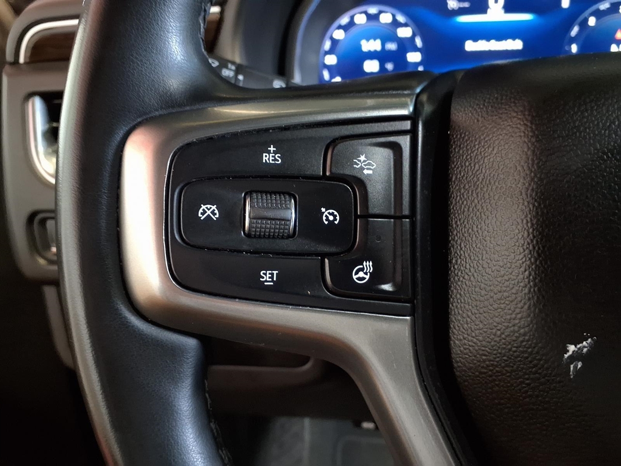 Chevrolet Suburban 4WD 4dr Premier 2023