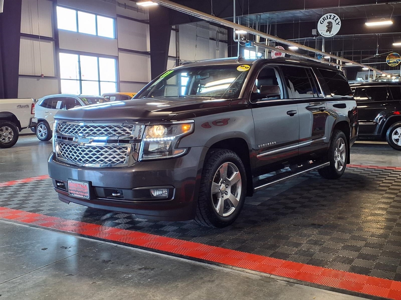 Chevrolet Suburban 4WD 4dr 1500 LT 2017
