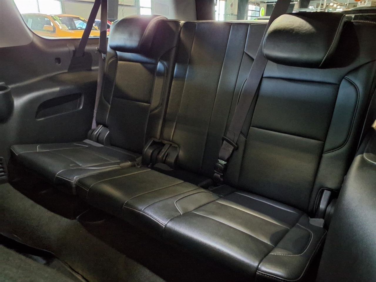 Chevrolet Suburban 4WD 4dr 1500 LT 2017