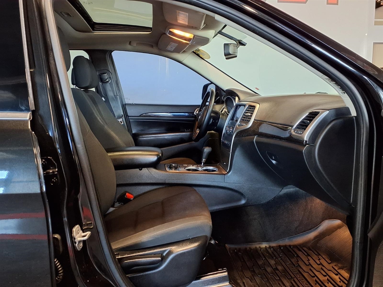 Jeep Grand Cherokee 4WD 4dr Laredo 2013