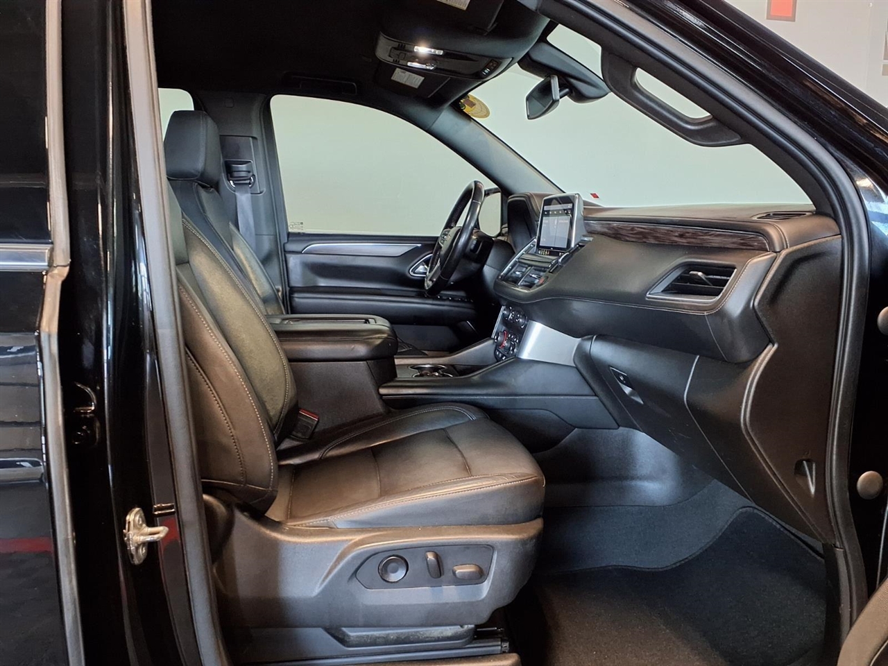 Chevrolet Tahoe 4WD 4dr LT 2021