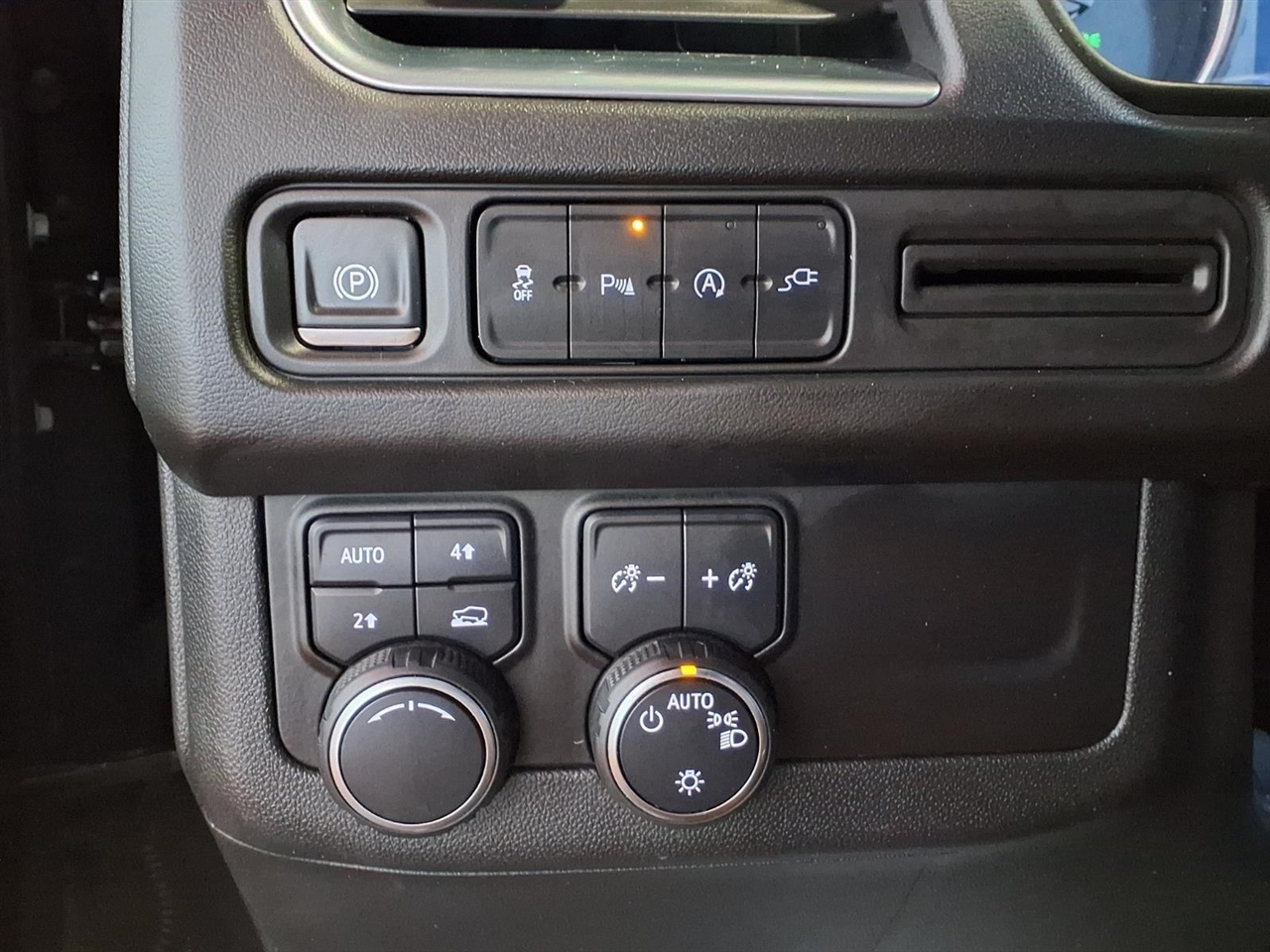 Chevrolet Tahoe 4WD 4dr LT 2021