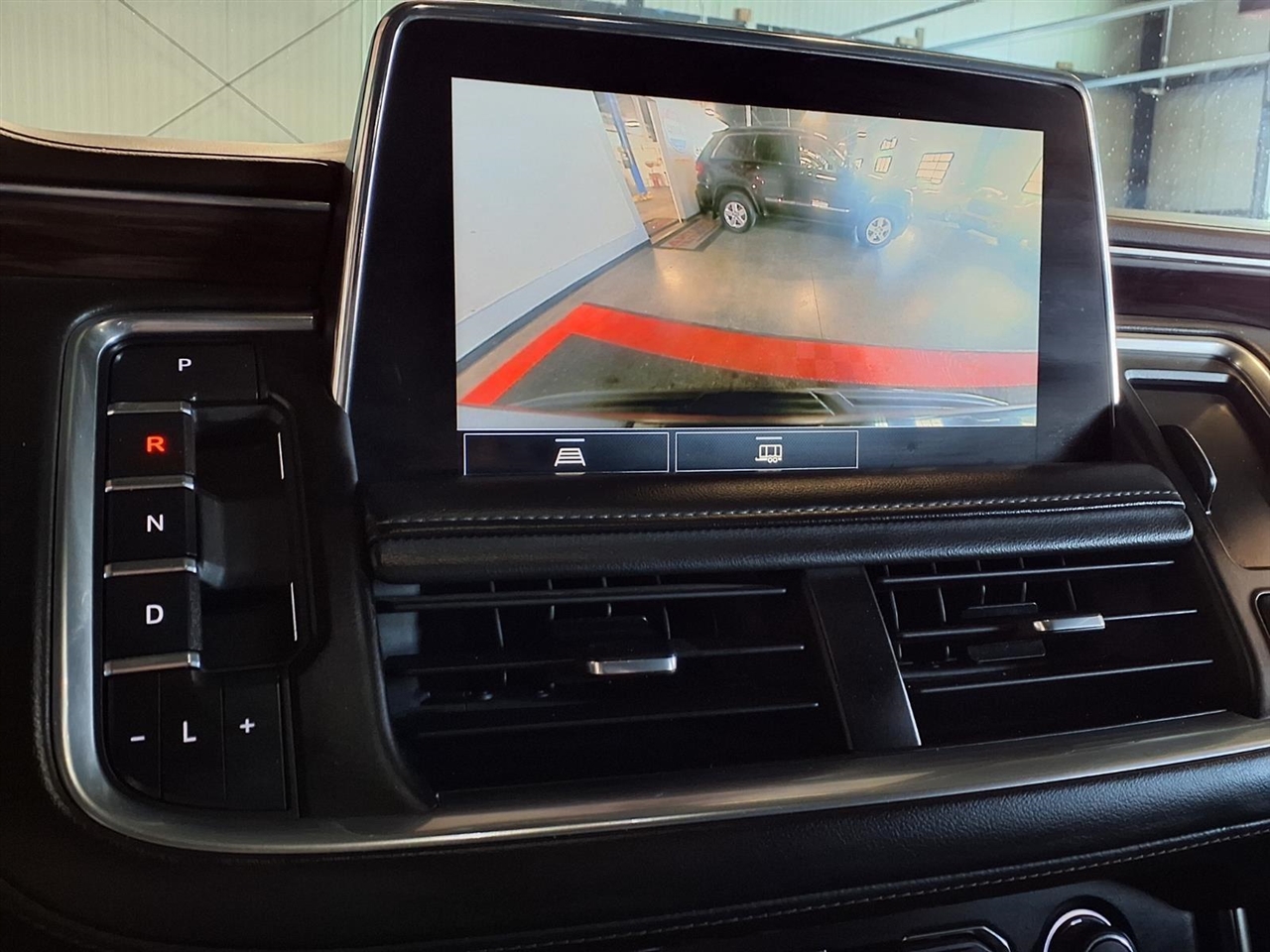 Chevrolet Tahoe 4WD 4dr LT 2021