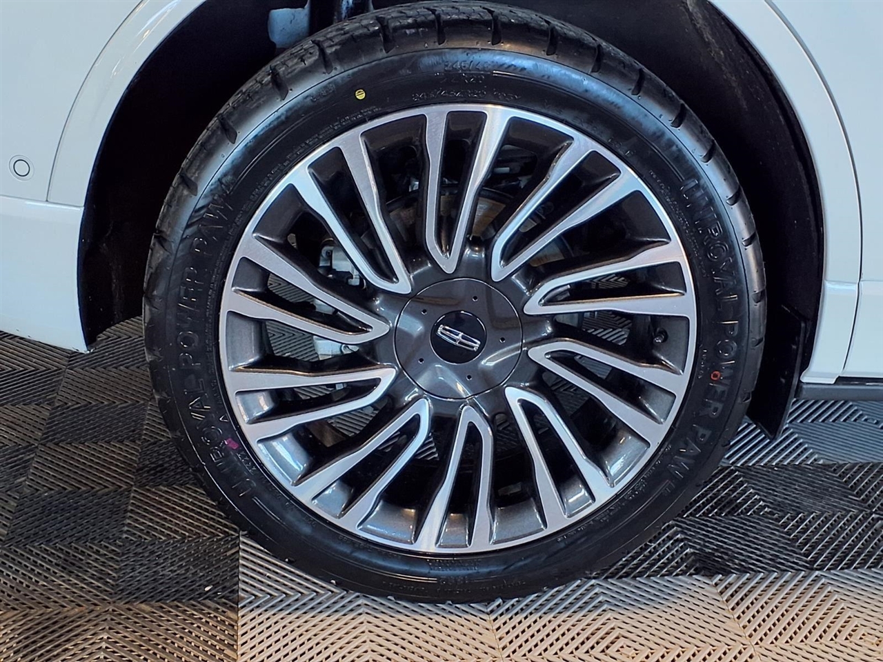 Lincoln Corsair Reserve AWD 2021