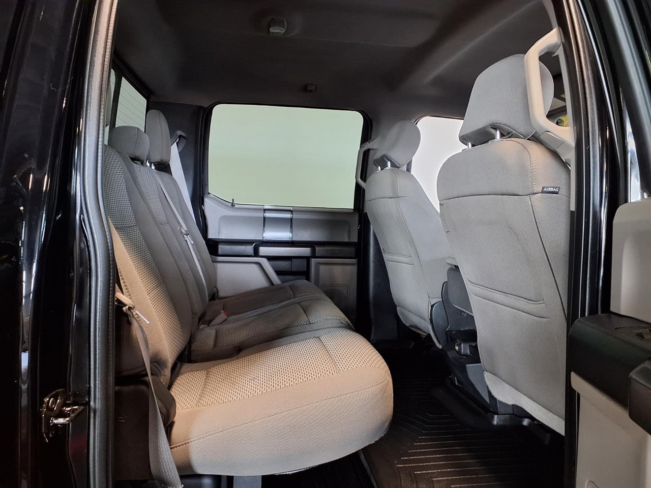 Ford Super Duty F-250 SRW King Ranch 4WD Crew Cab 8' Box 2017