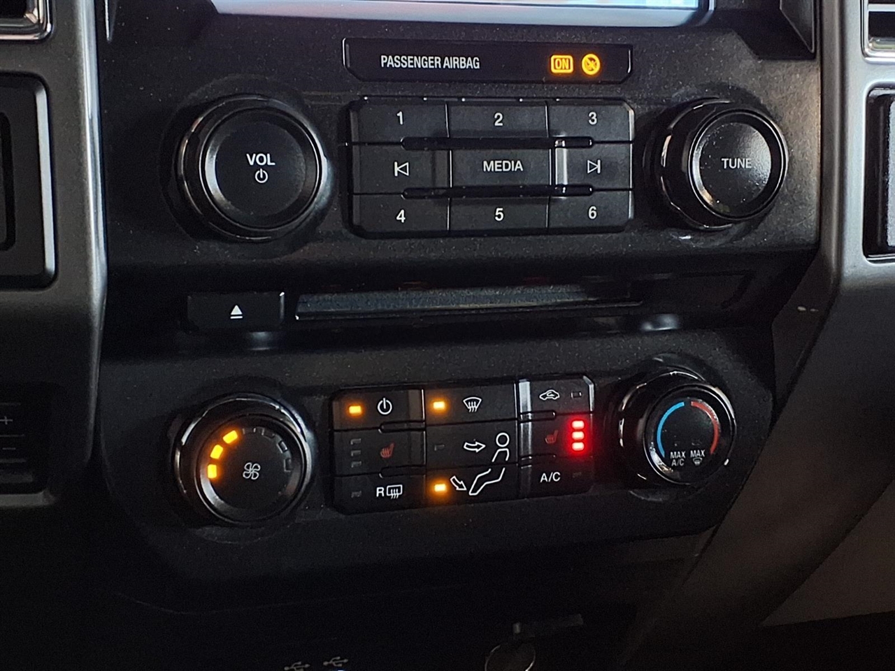 Ford Super Duty F-250 SRW King Ranch 4WD Crew Cab 8' Box 2017