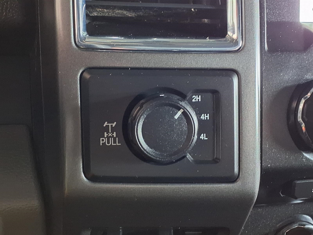 Ford Super Duty F-250 SRW King Ranch 4WD Crew Cab 8' Box 2017