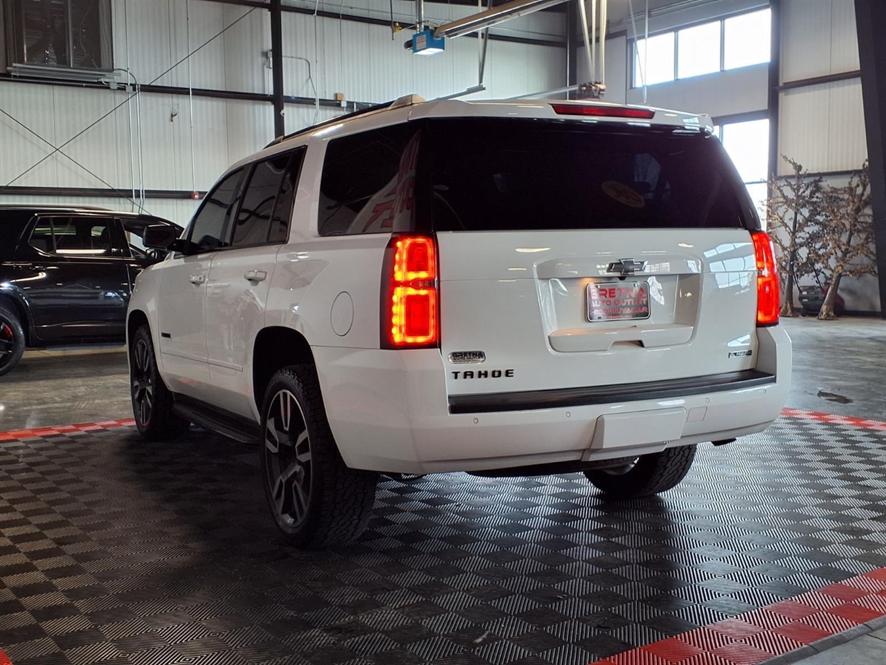 Chevrolet Tahoe 4WD 4dr Premier 2018