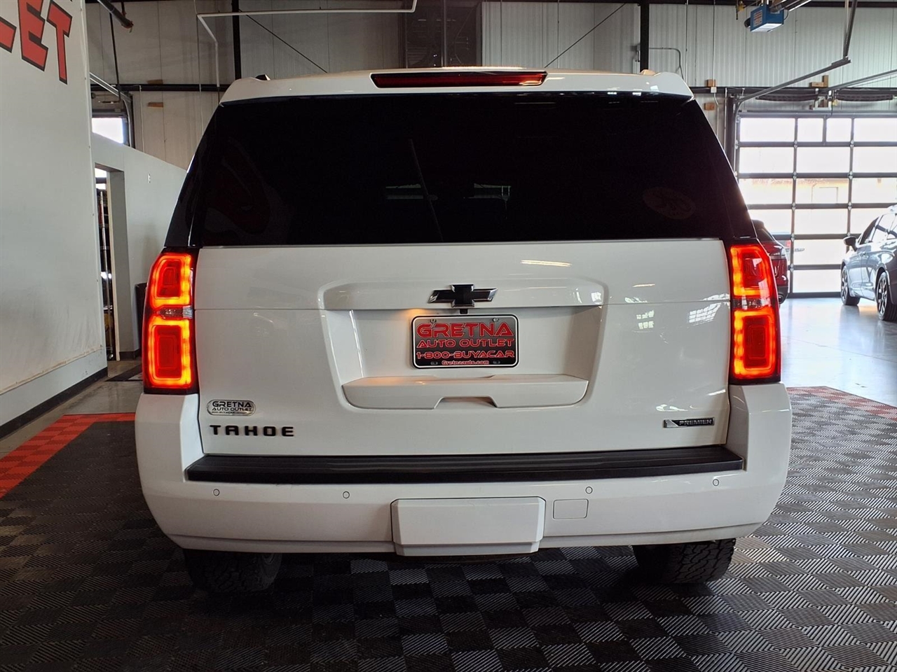 Chevrolet Tahoe 4WD 4dr Premier 2018