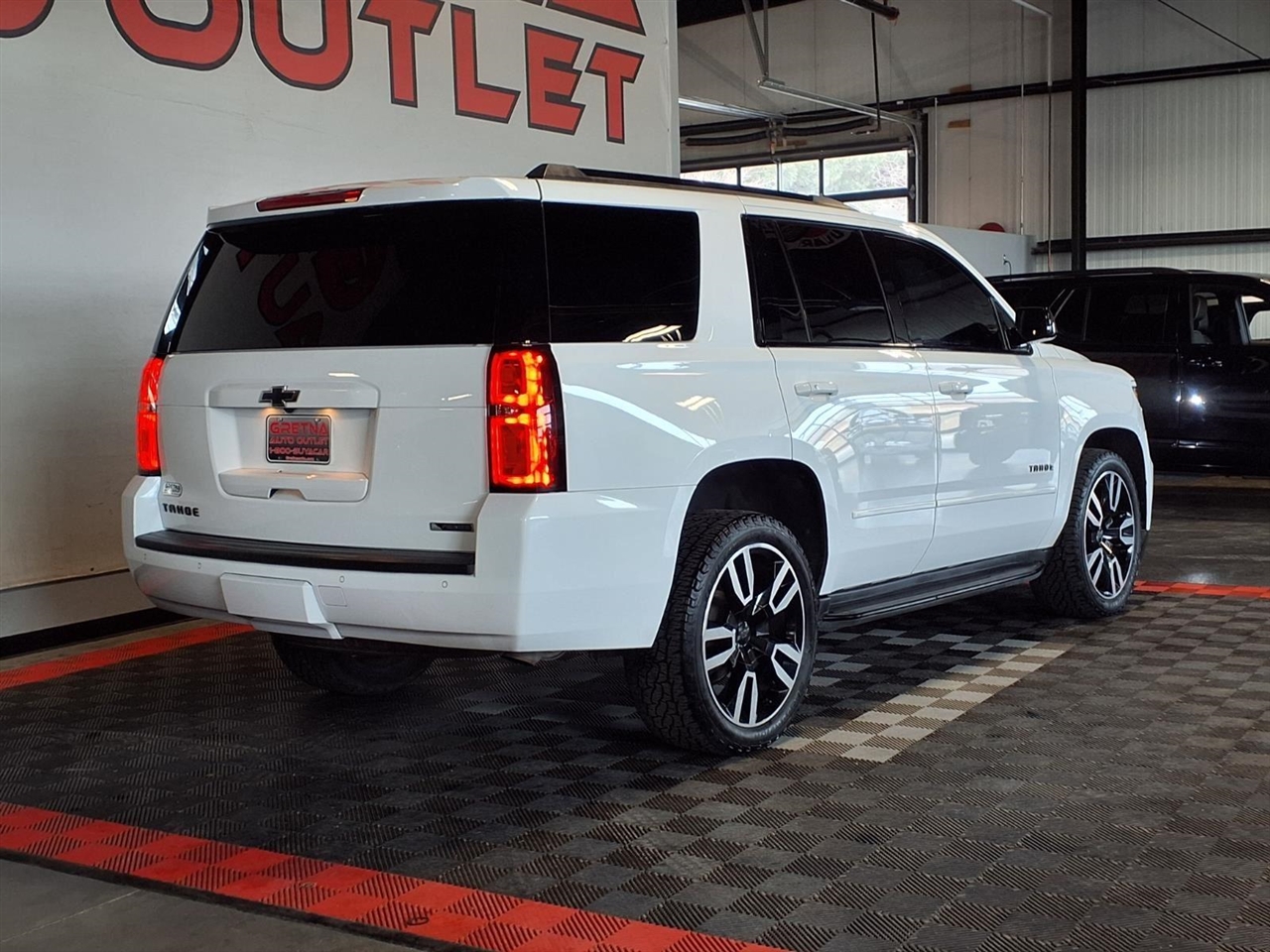 Chevrolet Tahoe 4WD 4dr Premier 2018