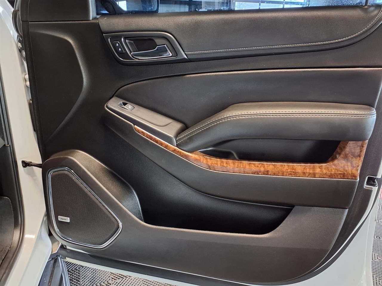 Chevrolet Tahoe 4WD 4dr Premier 2018