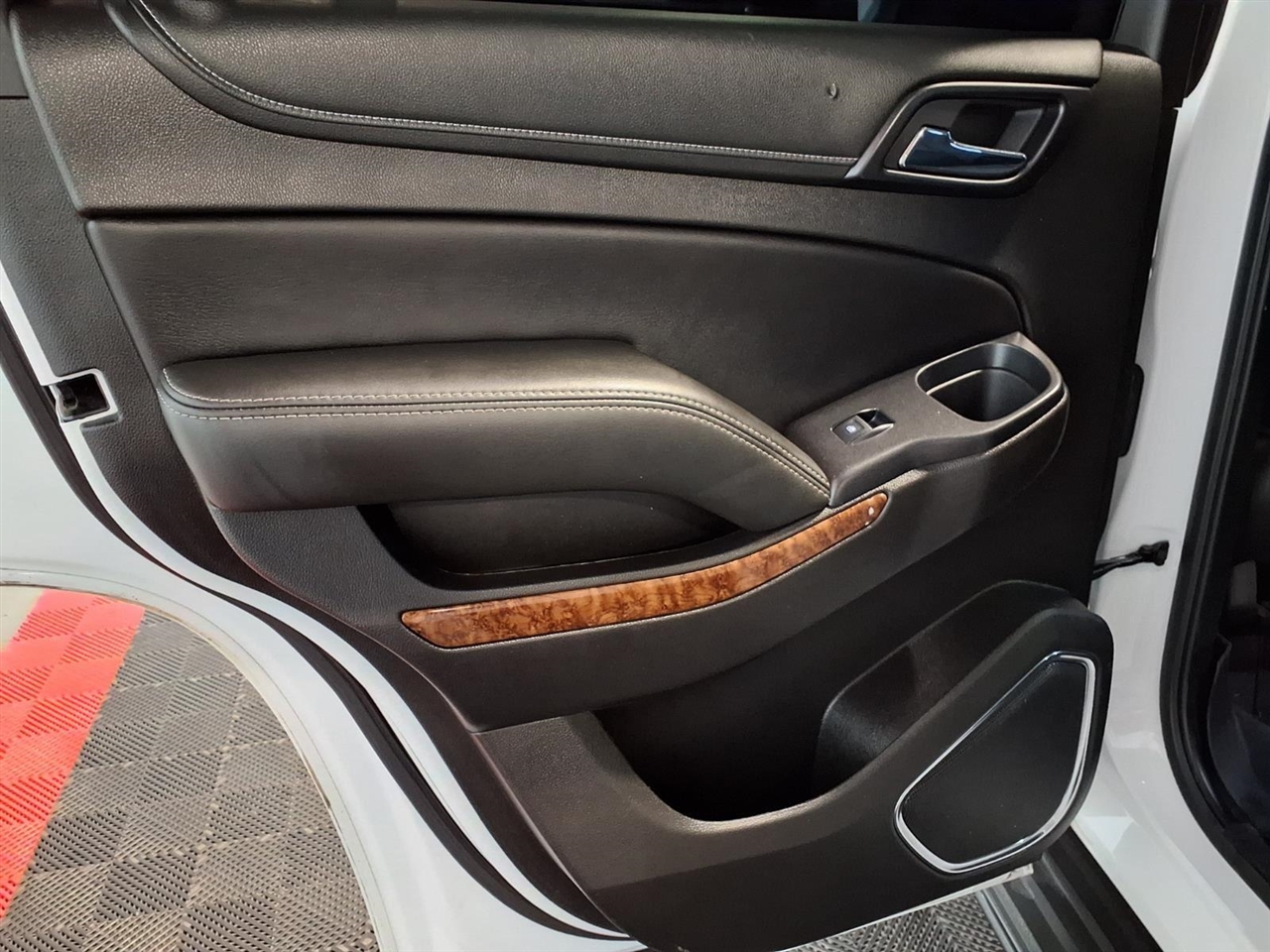 Chevrolet Tahoe 4WD 4dr Premier 2018