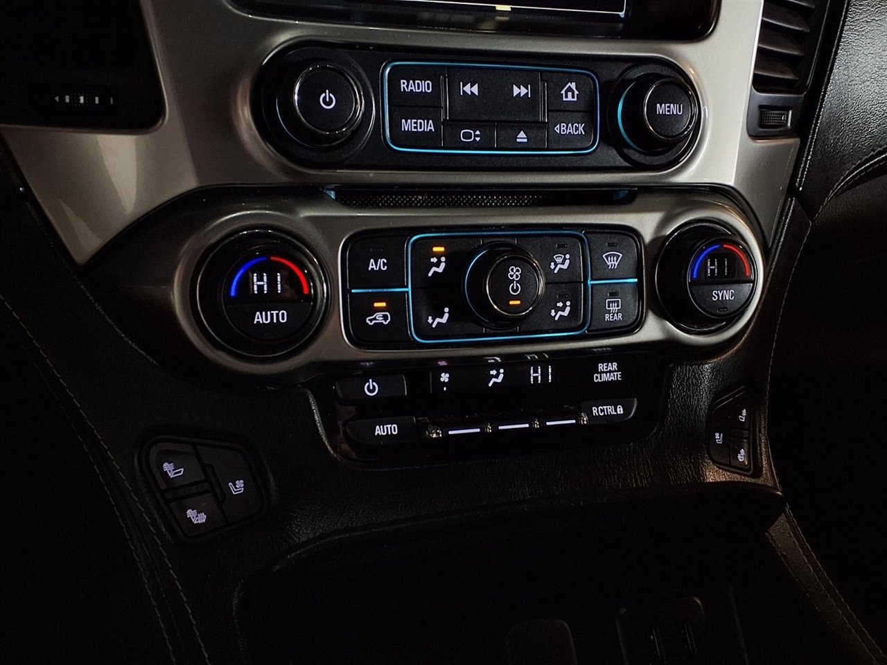 Chevrolet Tahoe 4WD 4dr Premier 2018