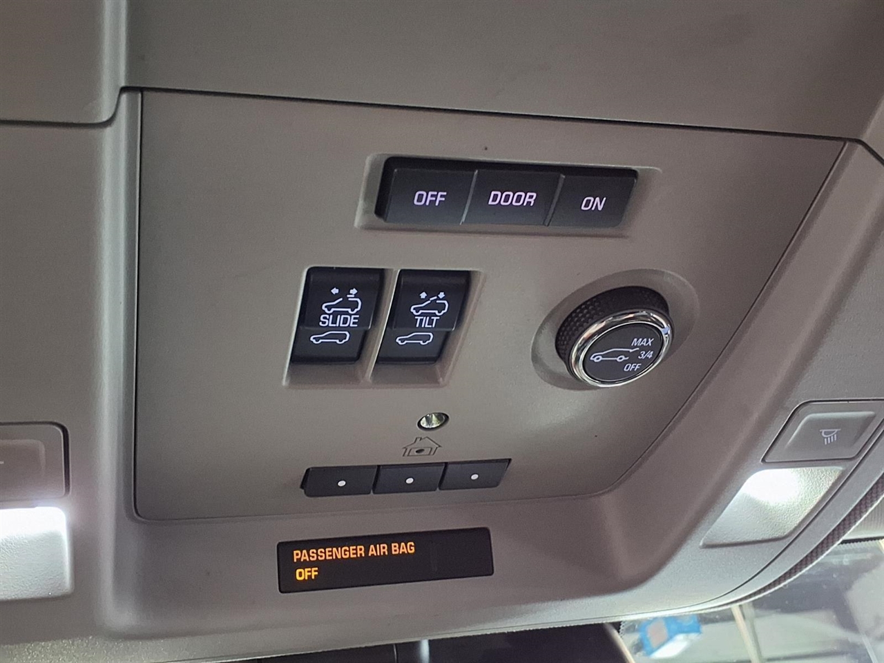 Chevrolet Tahoe 4WD 4dr Premier 2018