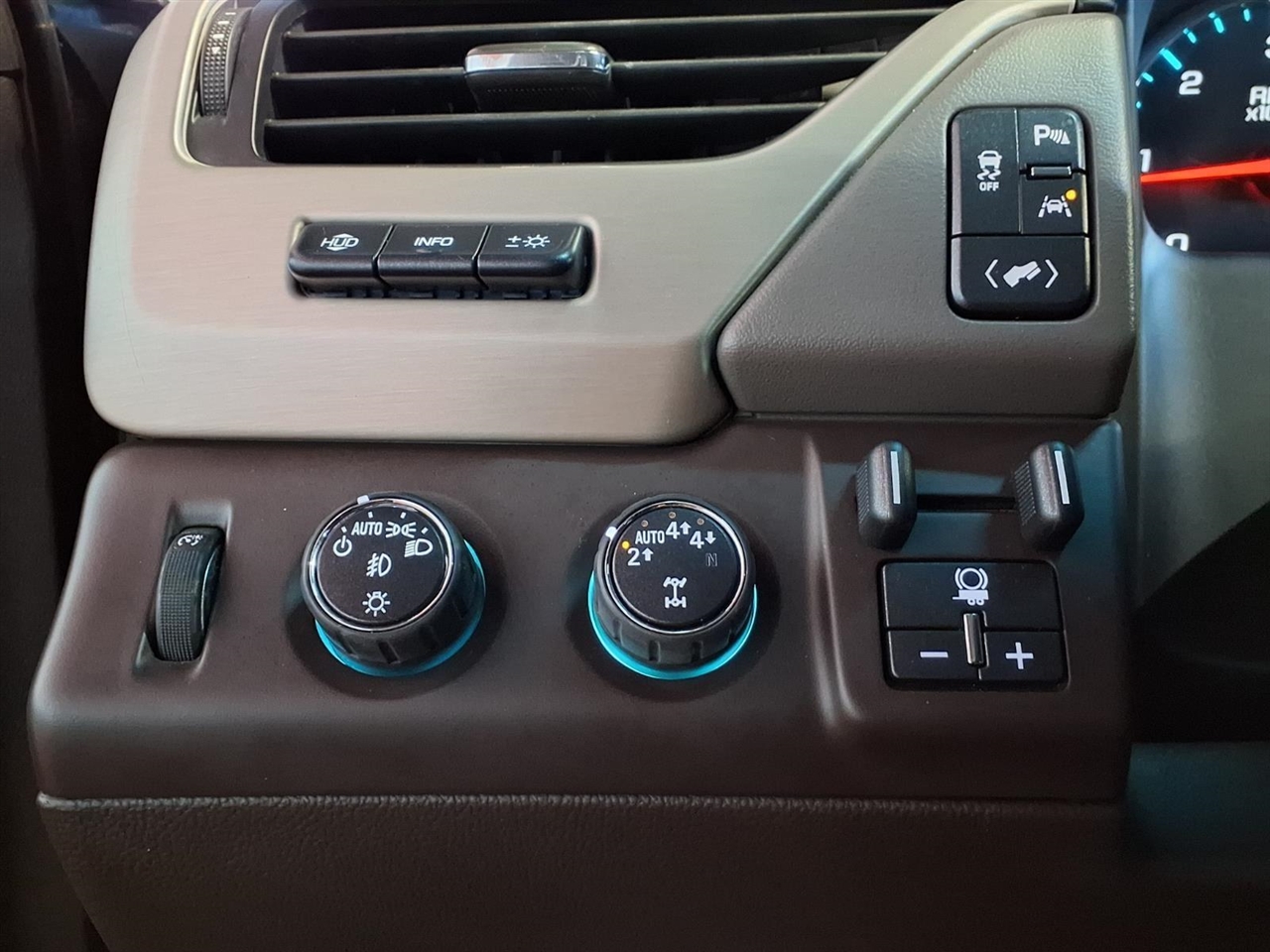 GMC Yukon XL 4WD 4dr Denali 2018