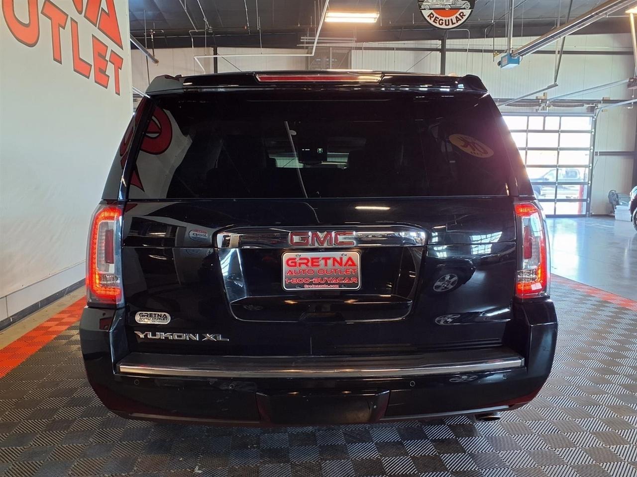GMC Yukon XL 4WD 4dr Denali 2018