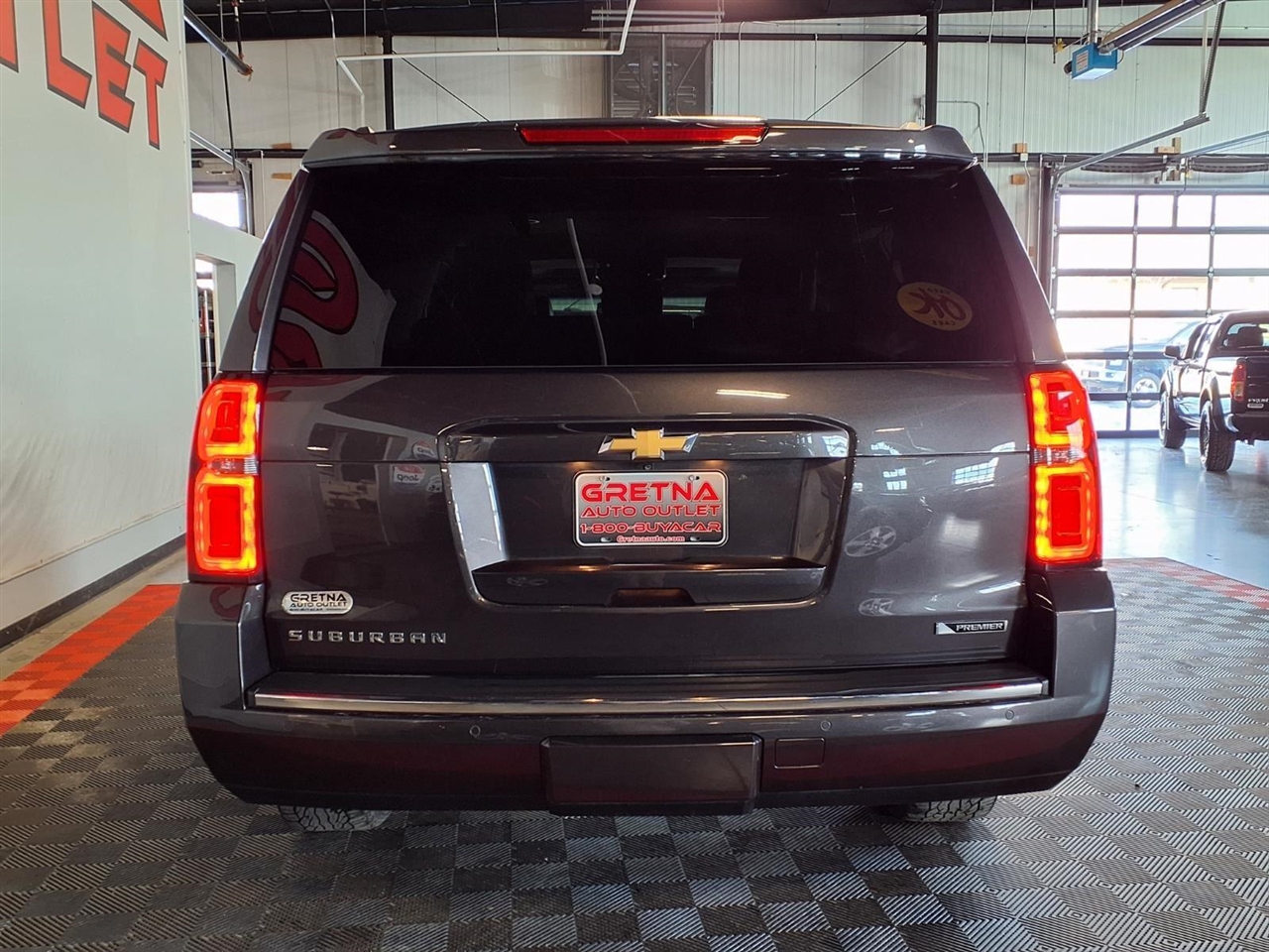 Chevrolet Suburban 4WD 4dr 1500 Premier 2017