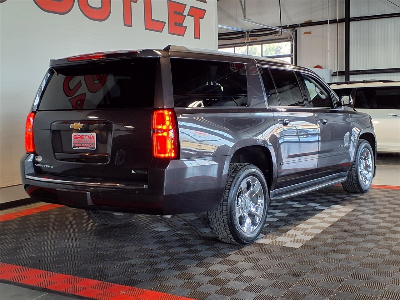 Chevrolet Suburban 4WD 4dr 1500 Premier 2017