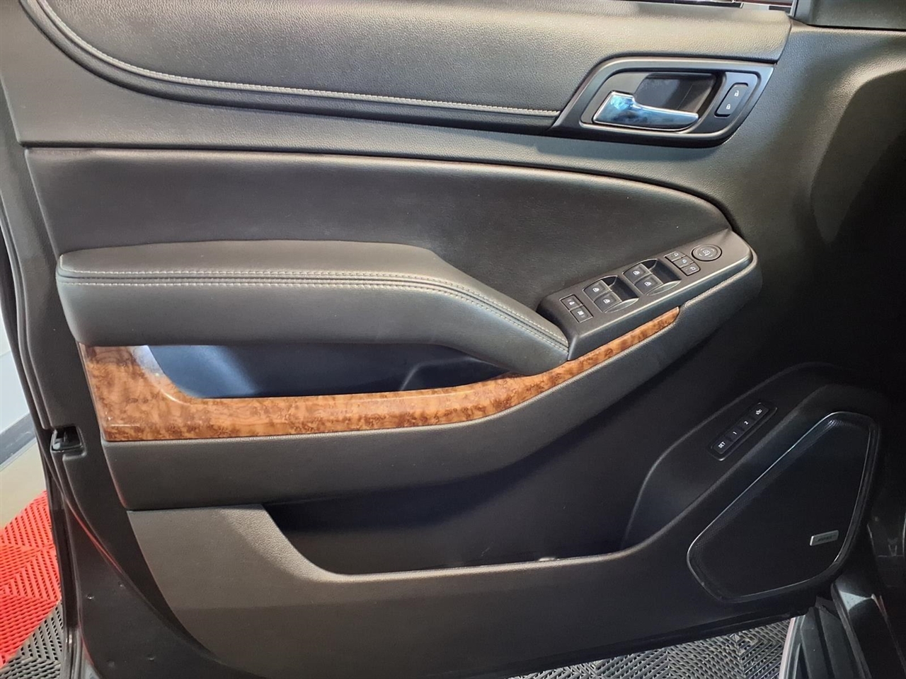 Chevrolet Suburban 4WD 4dr 1500 Premier 2017