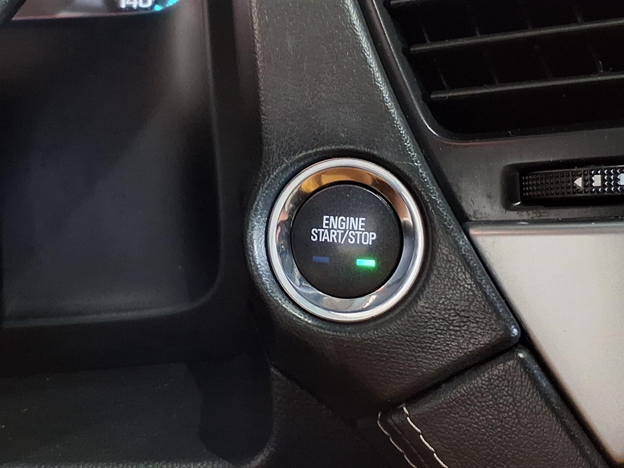 Chevrolet Suburban 4WD 4dr 1500 Premier 2017