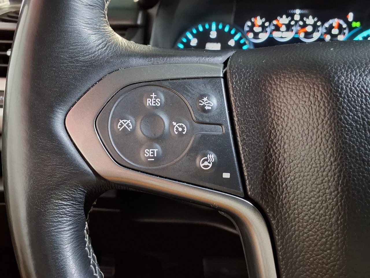 Chevrolet Suburban 4WD 4dr 1500 Premier 2017