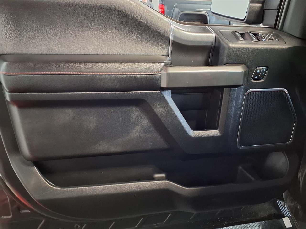 Ford F-150 King Ranch 4WD SuperCrew 5.5' Box 2017