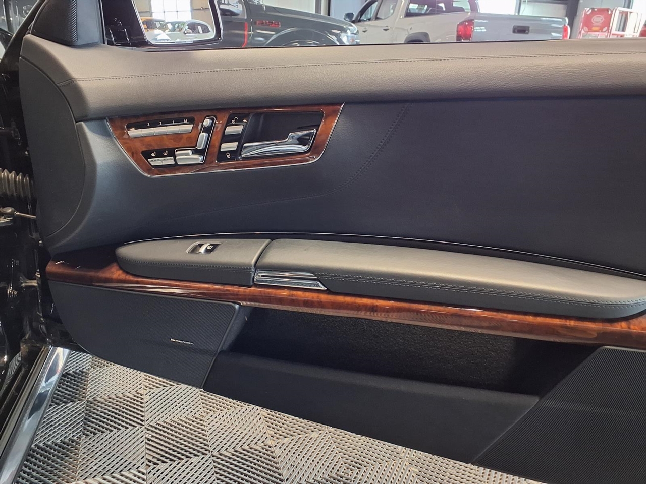 Mercedes-Benz CL-Class 2dr Cpe CL 550 4MATIC 2010