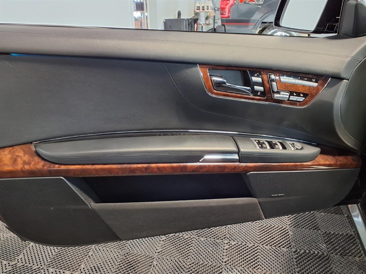 Mercedes-Benz CL-Class 2dr Cpe CL 550 4MATIC 2010