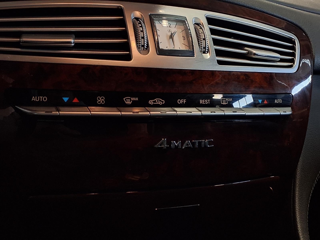 Mercedes-Benz CL-Class 2dr Cpe CL 550 4MATIC 2010